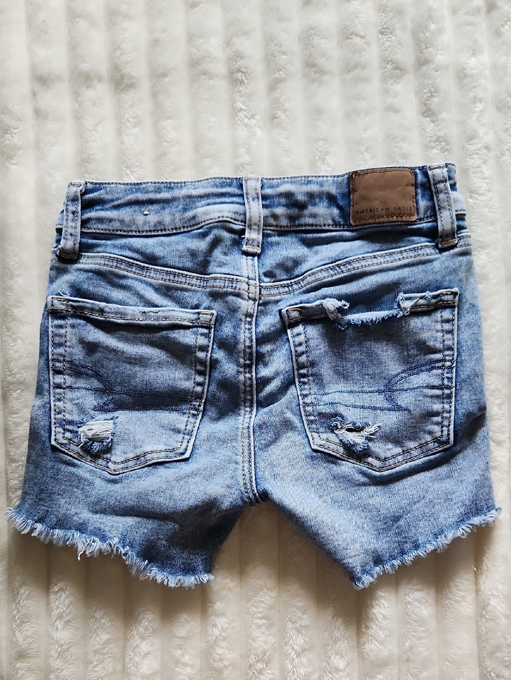 American Eagle Outfitters Light Blue Distressed Denim Shorts - Picture 4 of 4